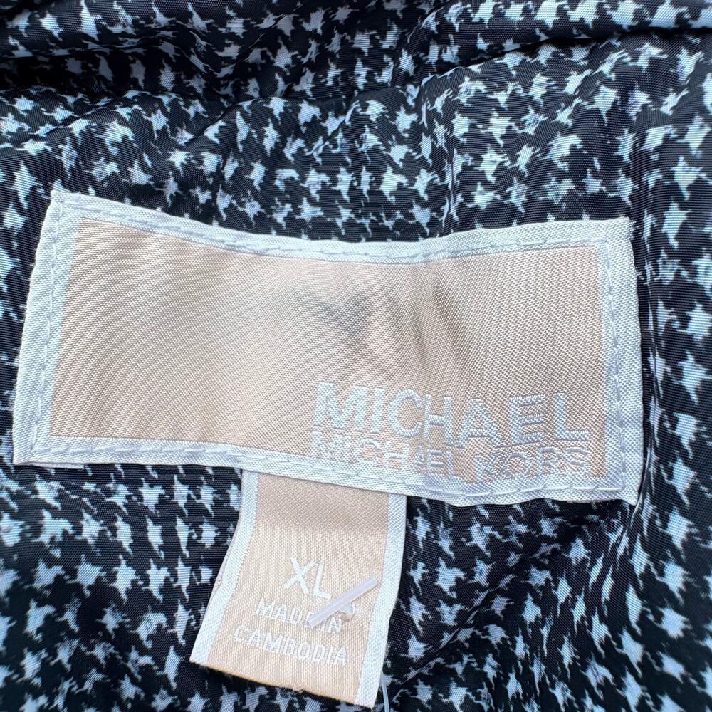 Michael Kors Women's puffer vest, size Extra Large - Picture 5 of 6